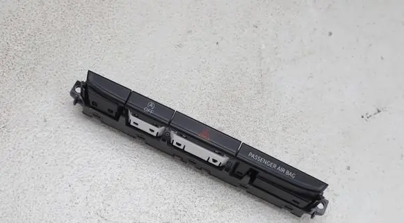 Volkswagen Atlas Cross Sport Hazard light switch 3CN927132E