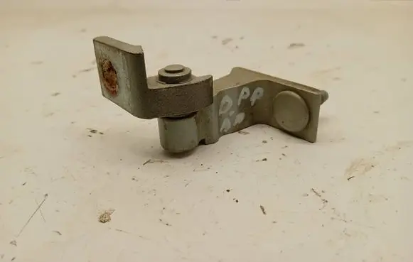 Audi A4 S4 B9 Front door lower hinge 8W0831404A