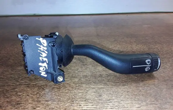 Volkswagen Phaeton Wiper control stalk 3D0953503A