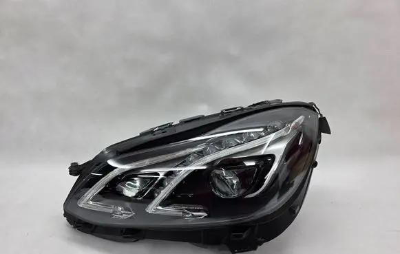 Mercedes-Benz E W212 Headlight/headlamp A2128209759