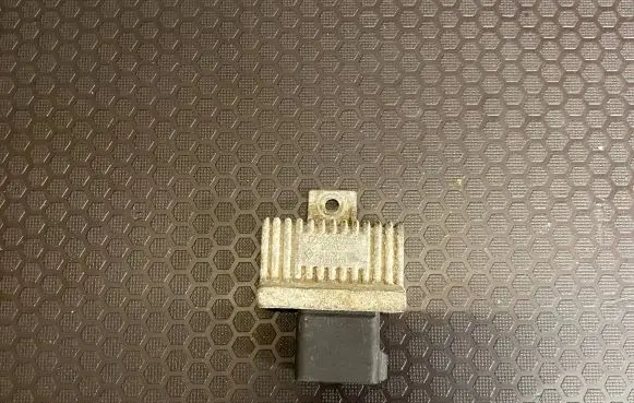 Renault Trafic II (X83) Glow plug pre-heat relay 7700115078