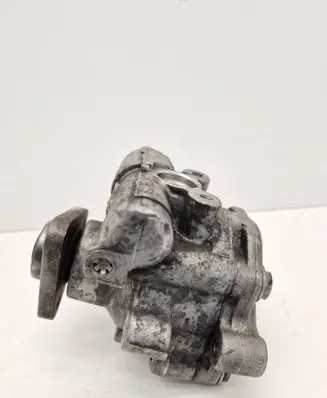 Audi Q7 4L Power steering pump 7L8422154