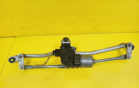 Front wiper linkage and motor