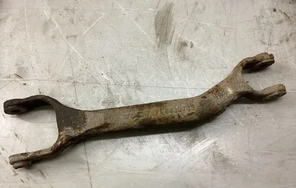 Rear control arm