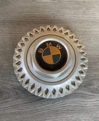 BMW 5 E28 Original wheel cap 36131183777 6137700