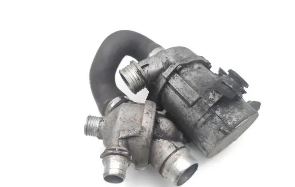 Thermostat/thermostat housing