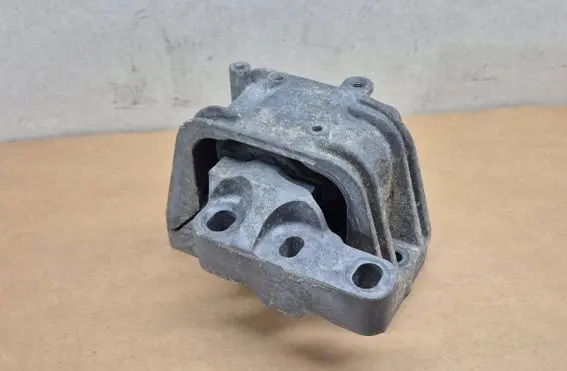Audi A3 S3 8P Engine mount bracket 1K0199262