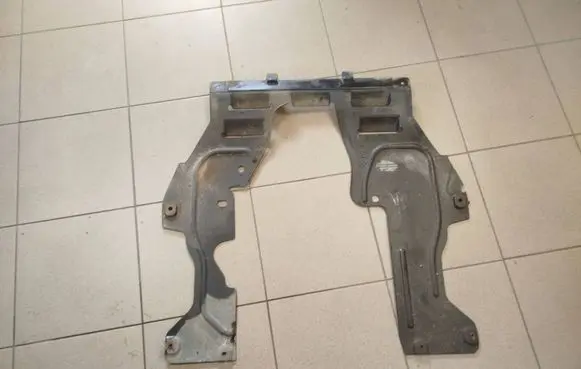 Opel Mokka Engine splash shield/under tray 95297733