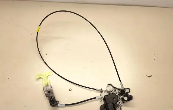 Lexus GS 250 350 300H 450H Loading door lock 6460030210
