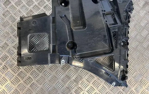 BMW X3 G01 Bumper support mounting bracket corner 7400668