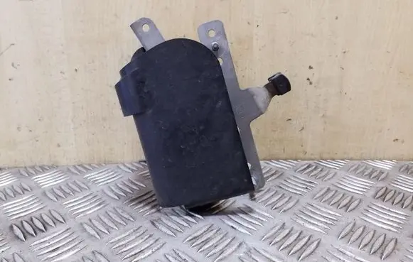 Volkswagen PASSAT B7 Other engine bay part 3AA907332
