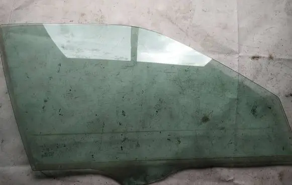 Peugeot 406 Front door window glass four-door as2