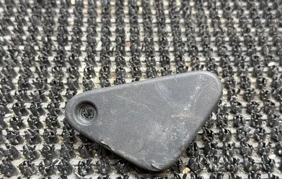 Radiator mount bracket