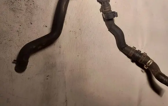 Opel Vivaro Engine coolant pipe/hose 8200413836
