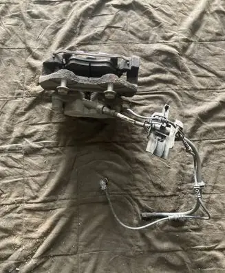 Mercedes-Benz ML W164 Front brake caliper 16DEZESUPORTAIPRIEK