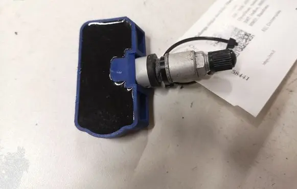 Chrysler 300 - 300C Tire pressure sensor ZPNVS62U003