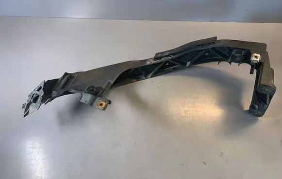 Headlight/headlamp mounting bracket