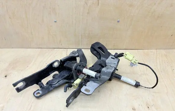 Peugeot RCZ Engine bonnet/hood hinges YM17350180 YM17350080