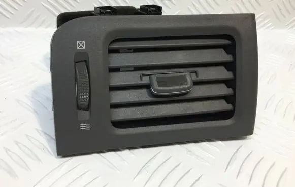 Nissan X-Trail T31 Dashboard side air vent grill/cover trim 68761JG00A