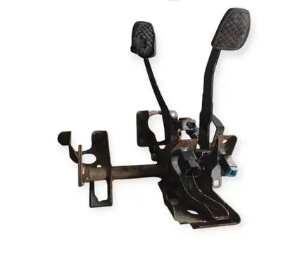 Subaru Legacy Pedal assembly 