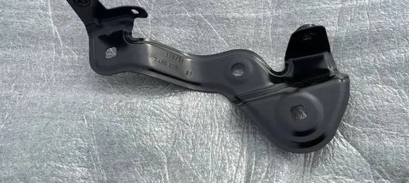 BMW 4 G22 G23 G24 G26 Fender mounting bracket 748680507