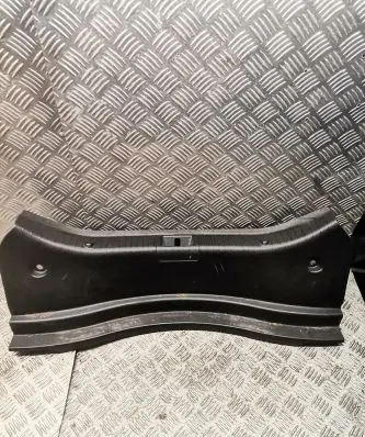 Trunk/boot sill cover protection
