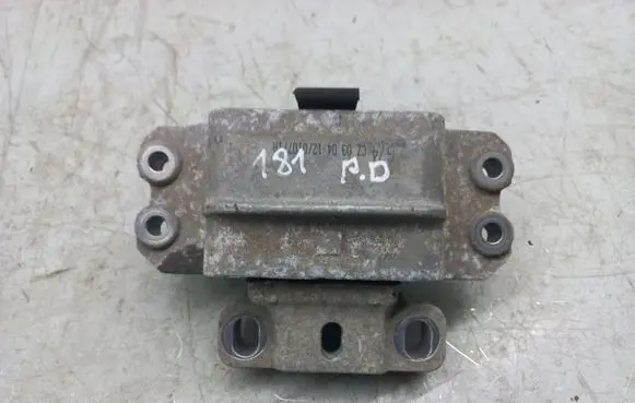 Volkswagen Jetta VI Engine mount bracket 1K0199555