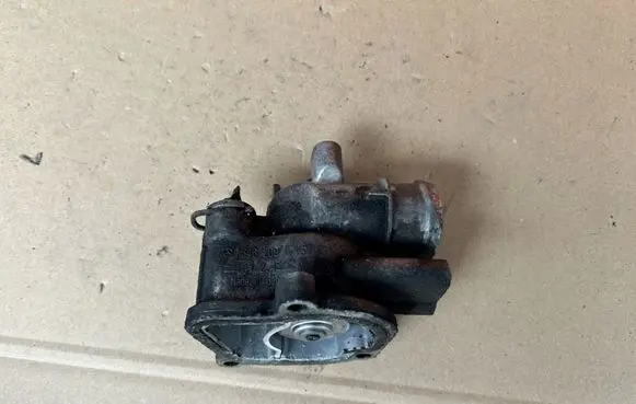 Mercedes-Benz C W204 Thermostat/thermostat housing A6462000715