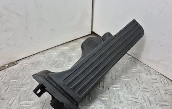 Volkswagen Golf Plus Accelerator throttle pedal 1K1723503M