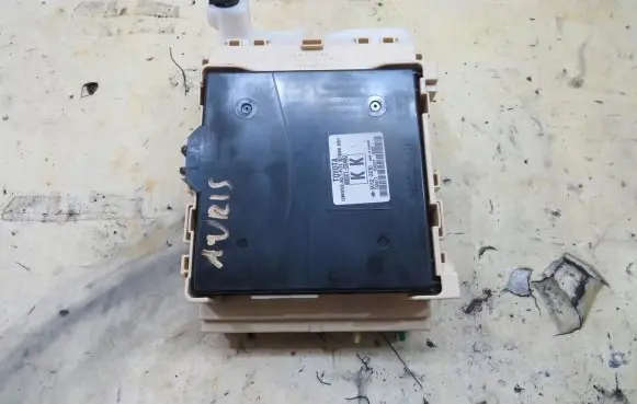 Toyota Auris E180 Fuse box set 89221-02480
