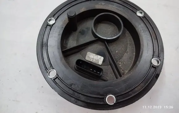 Mercedes-Benz S W221 In tank fuel pump screw locking ring/nut A2214700139