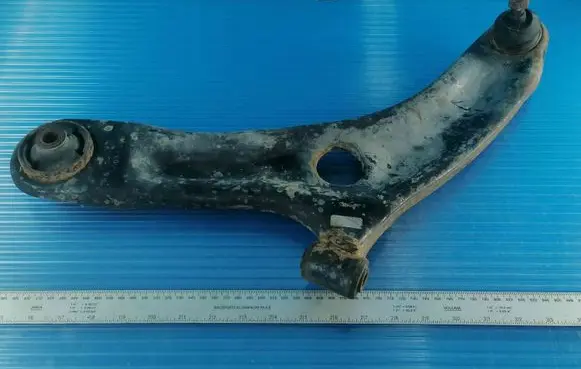 Hyundai i20 (PB PBT) Front lower control arm/wishbone 55001J500