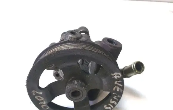 Toyota Avensis T250 Power steering pump