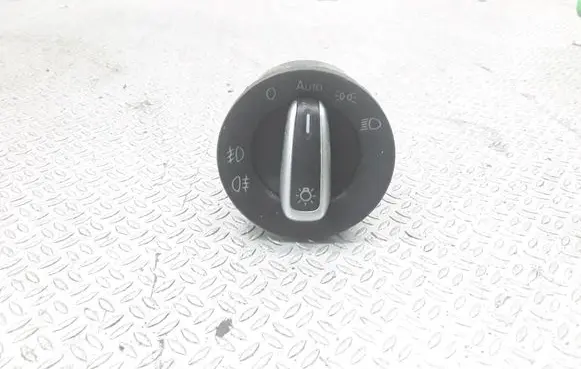 Volkswagen PASSAT B7 Light switch