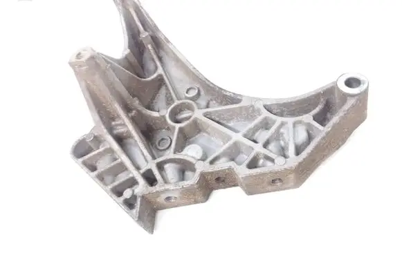 Volkswagen PASSAT B7 Engine mounting bracket 03L199207