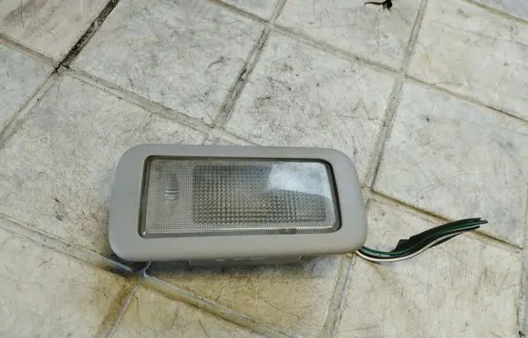 Mitsubishi Grandis Rear seat light MN179732ZZ 1158260