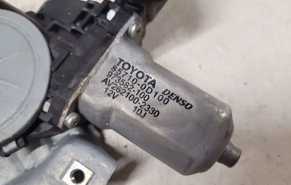 Toyota Auris 150 Rear door window regulator with motor 857100D100 973582100 AV2621002330