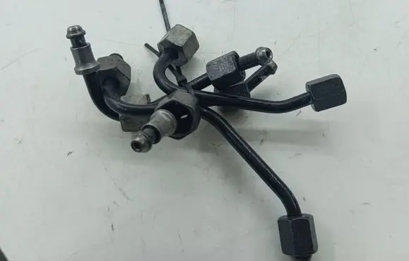 Mercedes-Benz B W245 Fuel injector supply line/pipe 