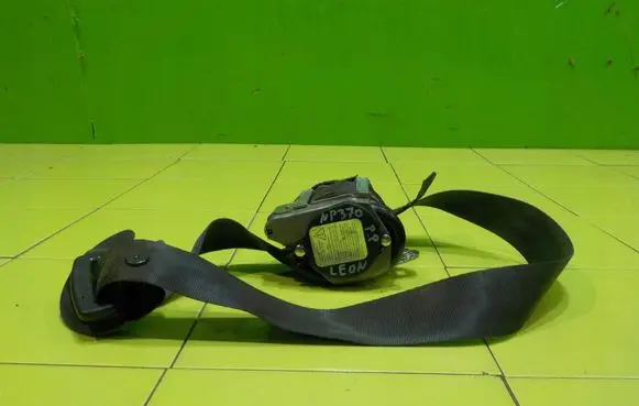 Seat Alhambra (Mk2) Front seatbelt 04167117 NP370 1P0857706ARAA
