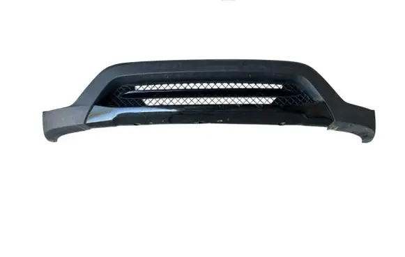 Front bumper lip