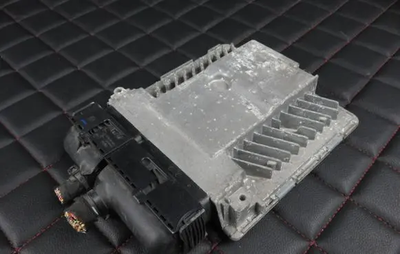 Volkswagen Touran I Engine control unit/module 03G906018EF 5WP45566AD