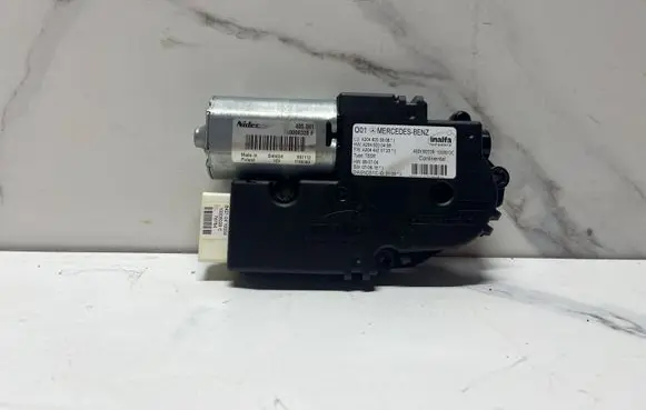 Mercedes-Benz C W204 Sunroof motor/actuator A2048200808 A2048200408