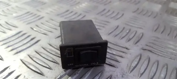 Volkswagen Golf III Fuel (gas) shift switch 