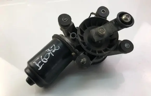 Mitsubishi Pajero Wiper motor MR221974