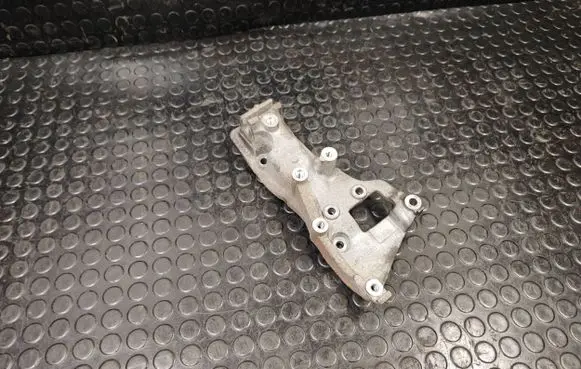 Peugeot 4008 Generator/alternator bracket 1801A070
