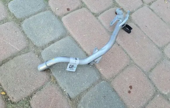 Renault Captur II Engine coolant pipe/hose 210457203R