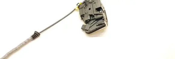 Volkswagen Tiguan Front door lock 5N2837015C