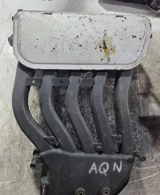 Volkswagen Golf IV Intake manifold 066133203