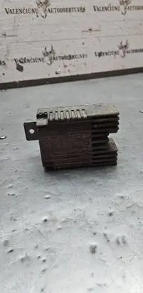 Mercedes-Benz E W212 Fan control module A0275457732 E5001002