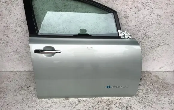 Nissan Leaf II (ZE1) Front door